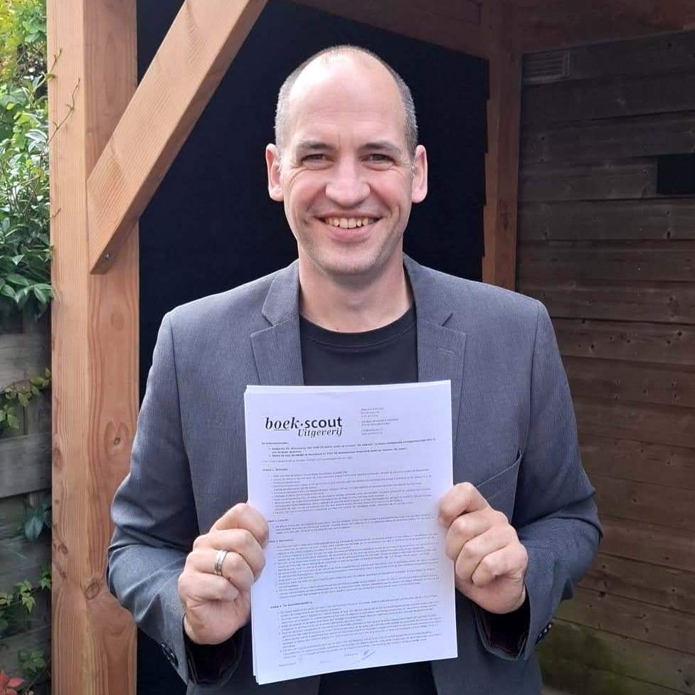 Getekend contract bij Boekscout